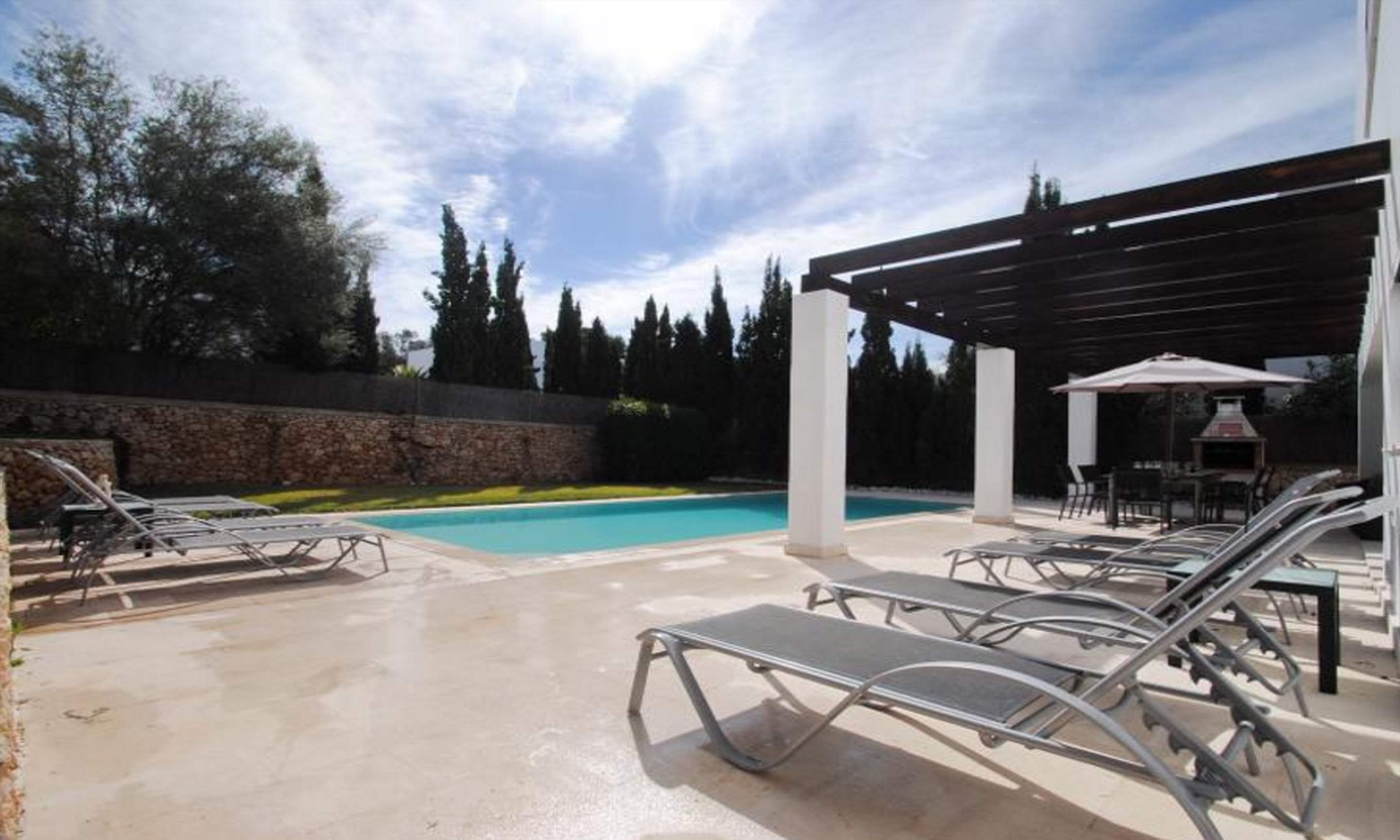Villa Paraiso, 4 bedroom villa in Cala d'Or , Majorca Photo #5