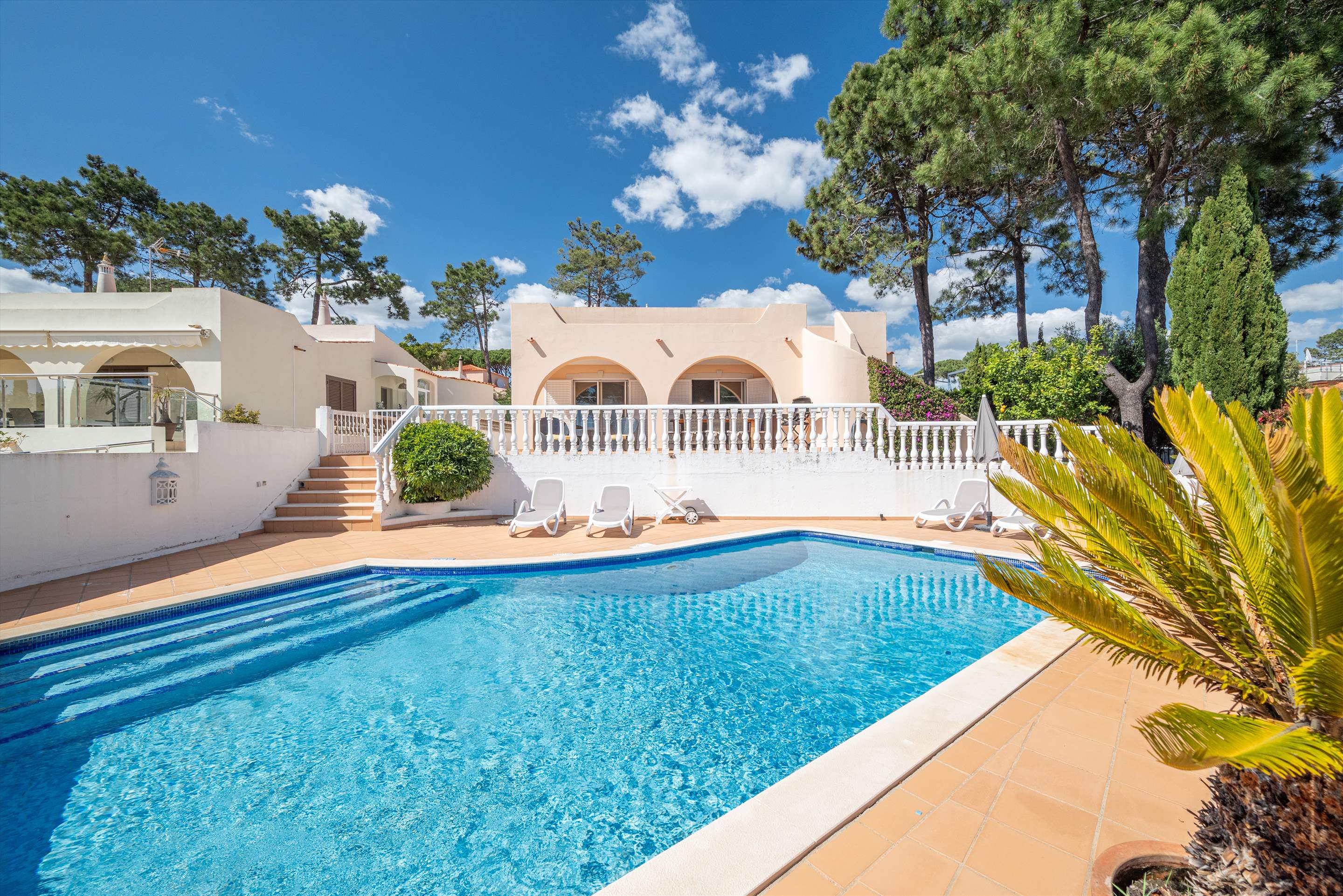Villa Amoreira, 3 bedroom villa in Vale do Lobo, Algarve Photo #1