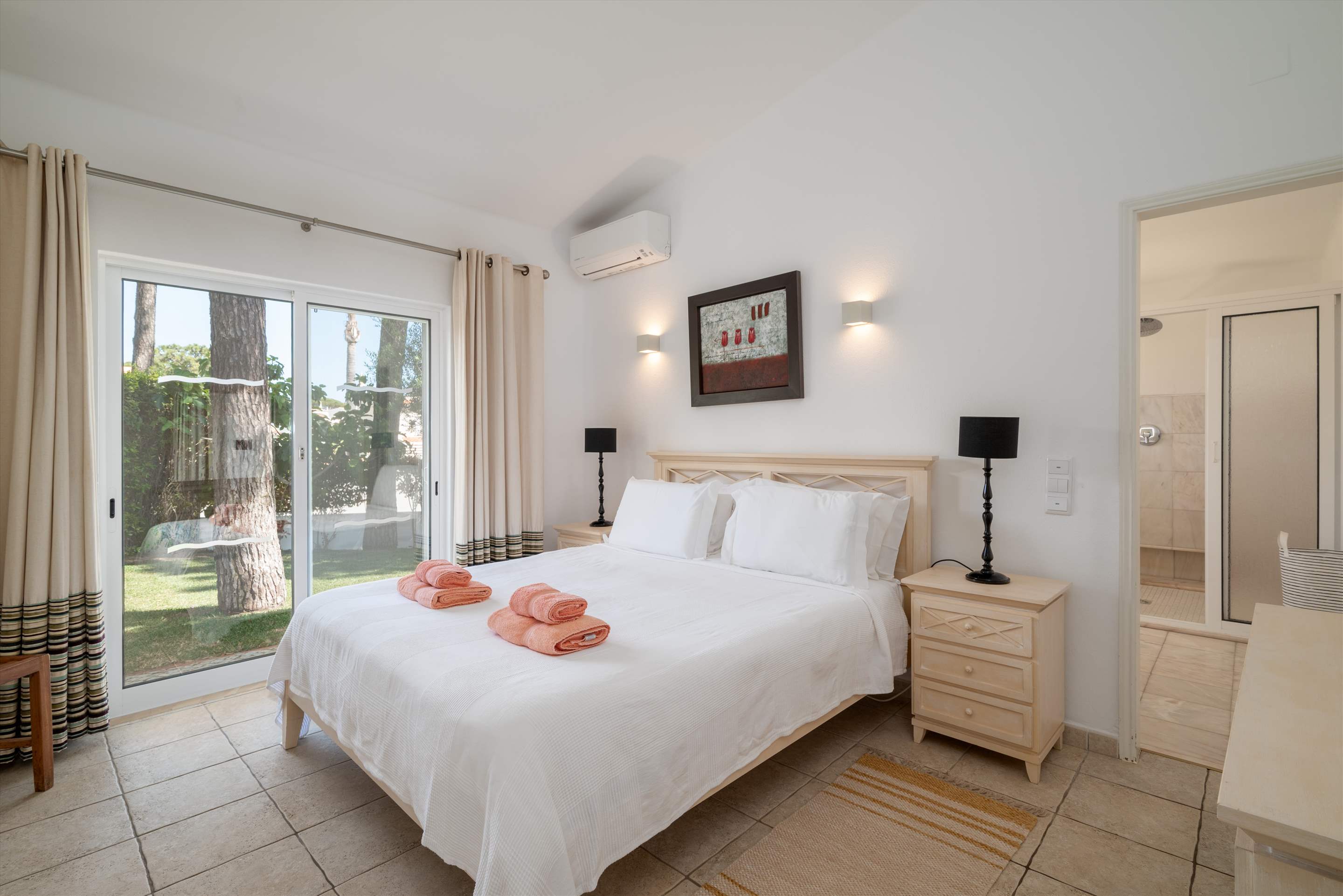 Villa Amoreira, 3 bedroom villa in Vale do Lobo, Algarve Photo #13