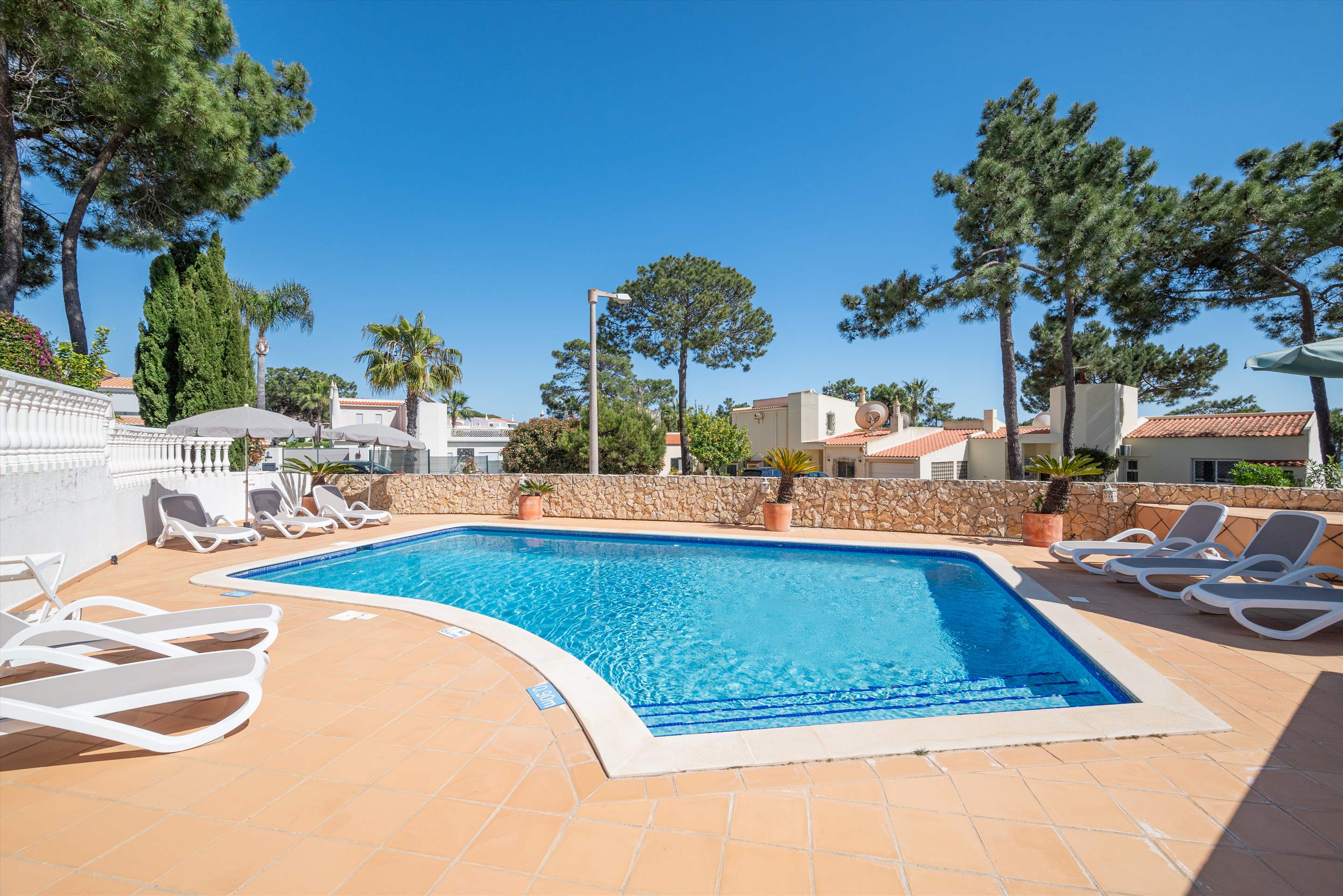 Villa Amoreira, 3 bedroom villa in Vale do Lobo, Algarve Photo #2
