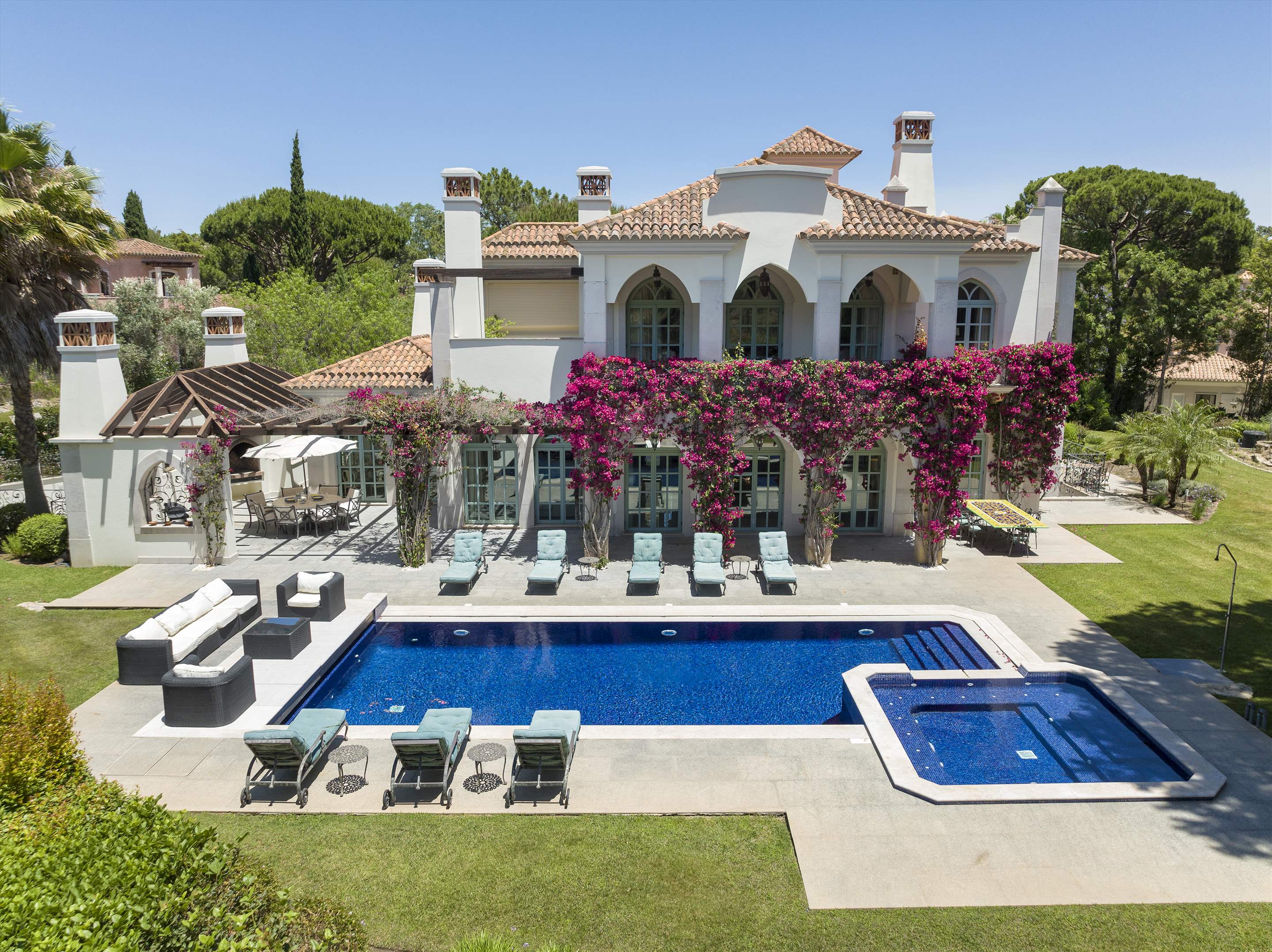Villa Charm, 6 bedroom villa in Quinta do Lago, Algarve Photo #1
