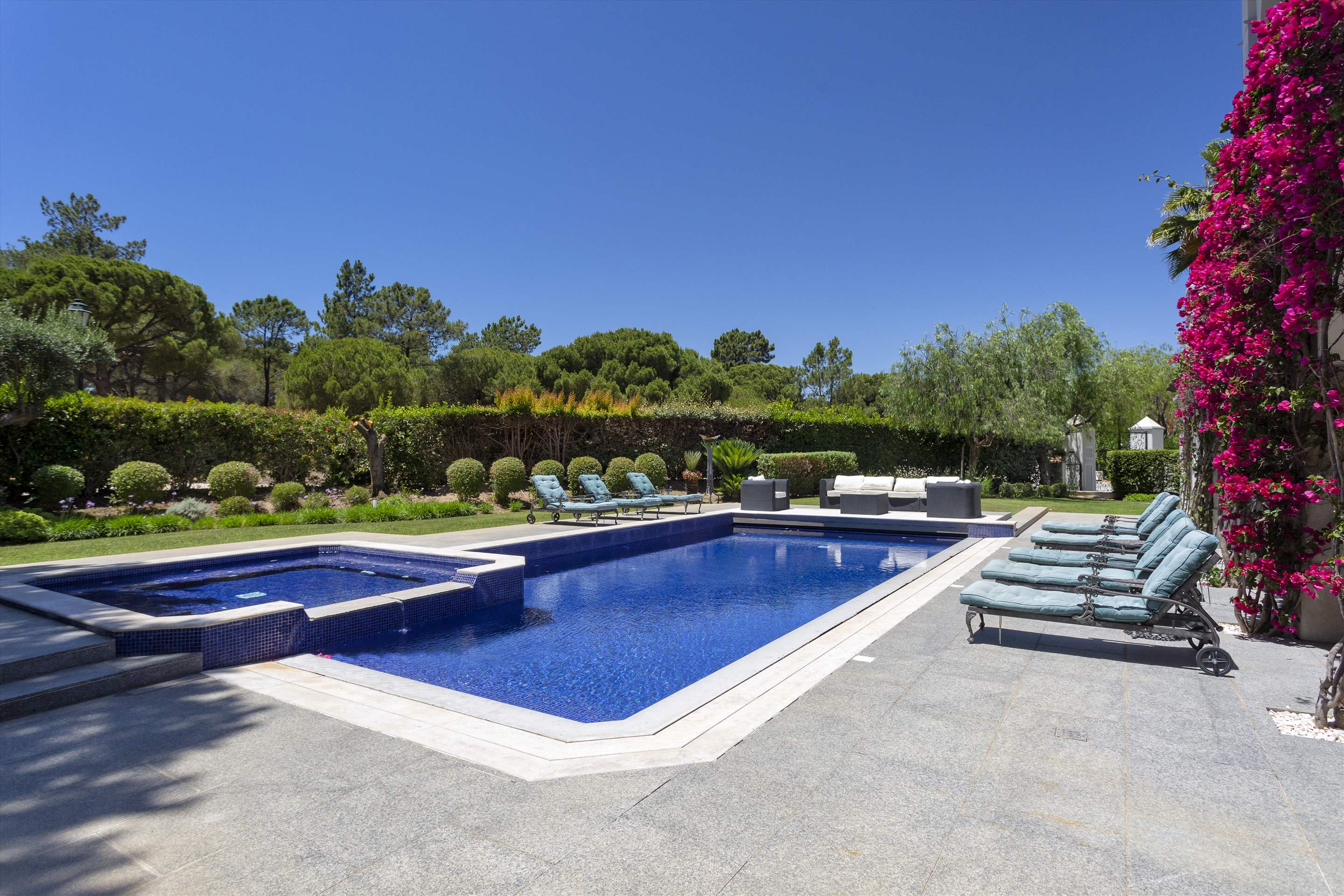 Villa Charm, 6 bedroom villa in Quinta do Lago, Algarve Photo #36