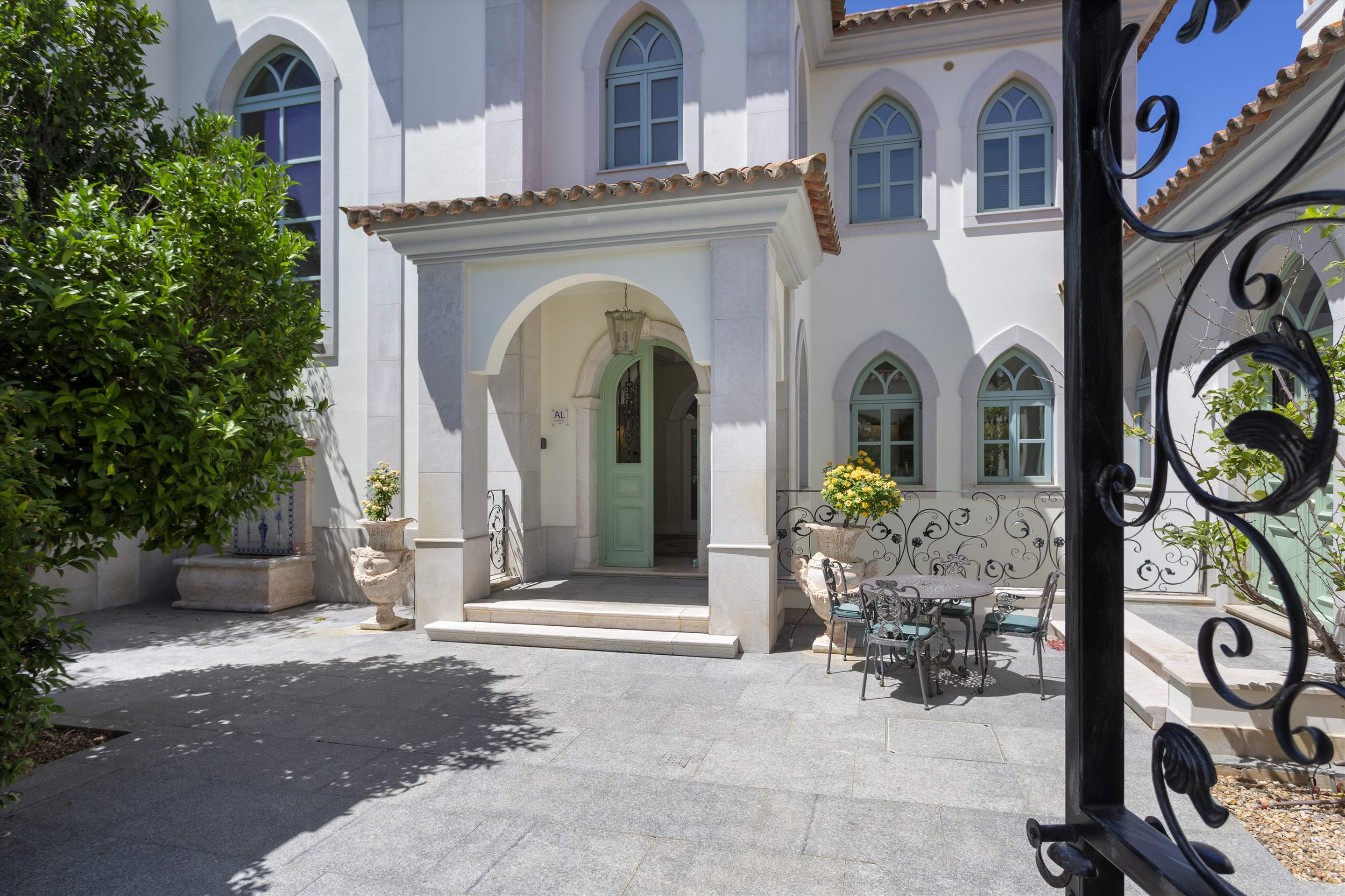 Villa Charm, 6 bedroom villa in Quinta do Lago, Algarve Photo #40