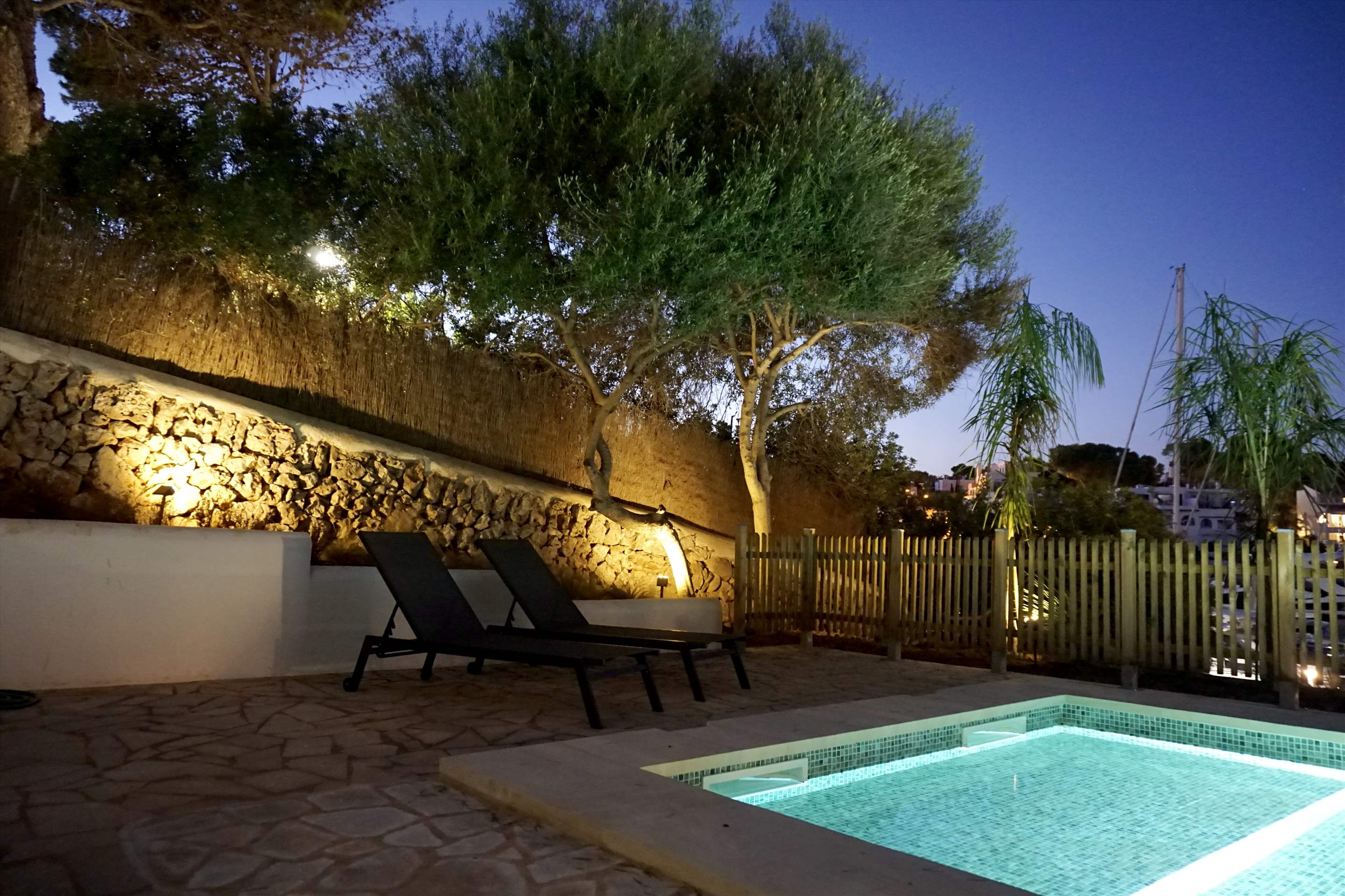 Villa Riviera, 4 bedroom villa in Cala d'Or , Majorca Photo #32