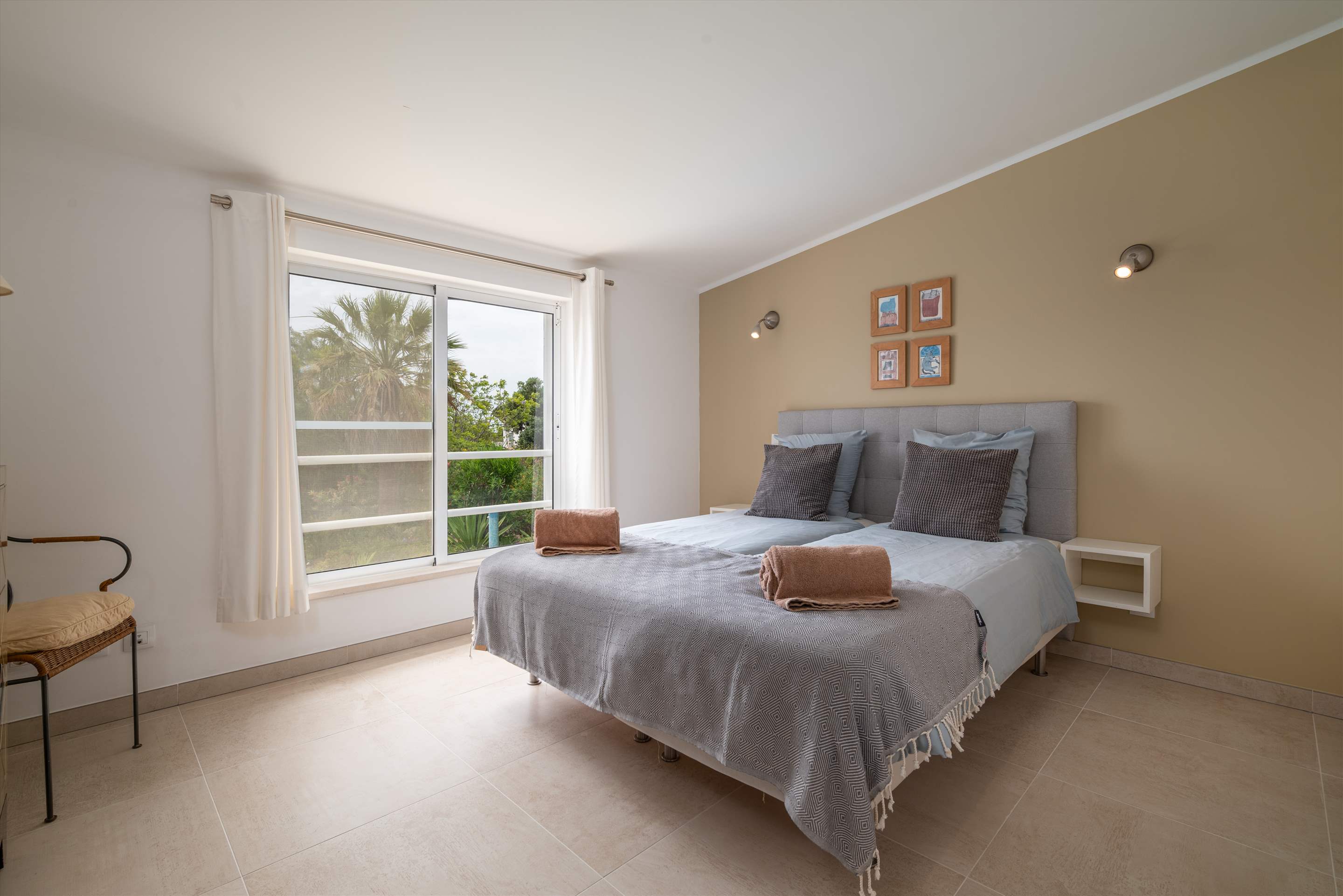 Villa Longa, 4 bedroom villa in Vale do Lobo, Algarve Photo #13