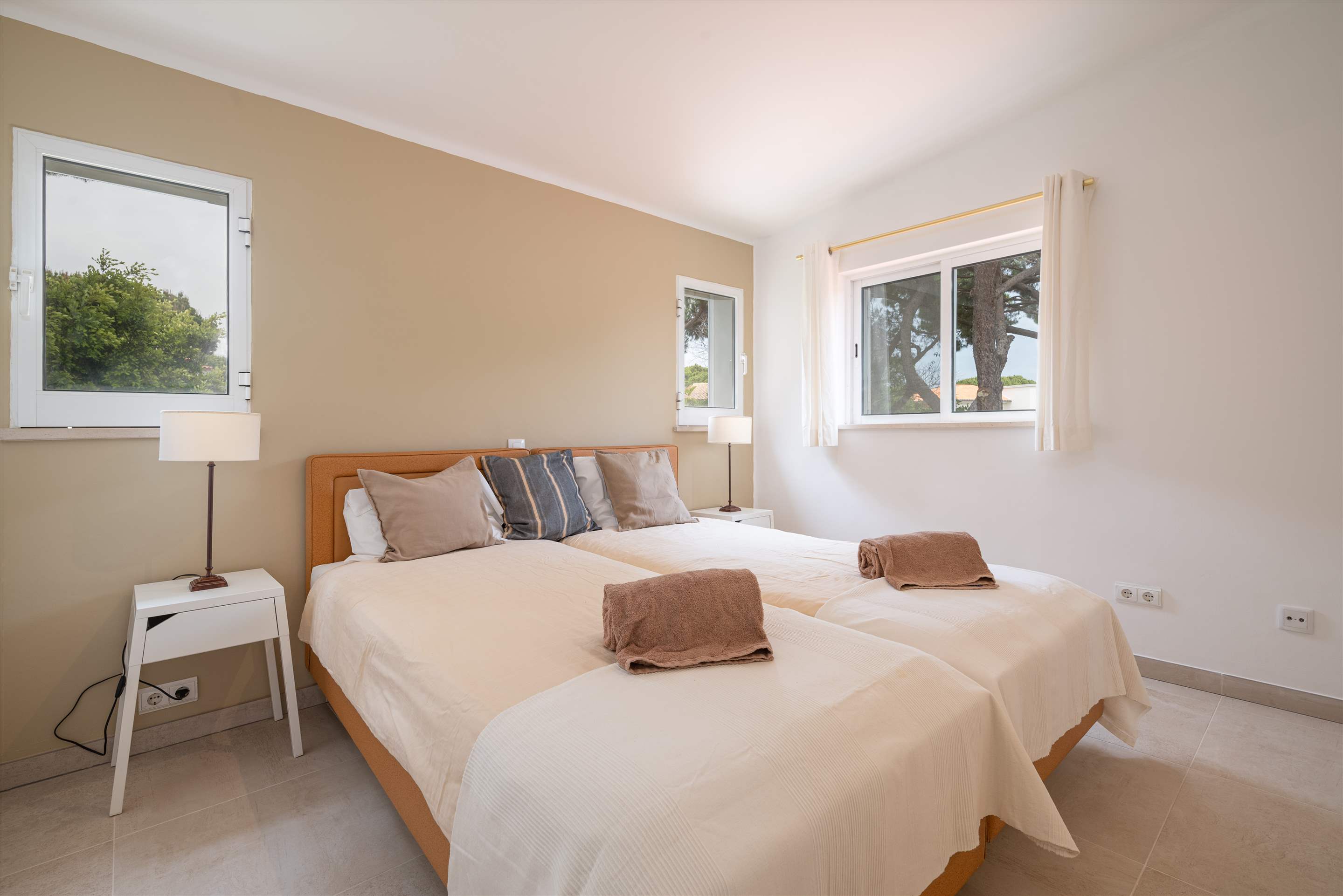 Villa Longa, 4 bedroom villa in Vale do Lobo, Algarve Photo #15