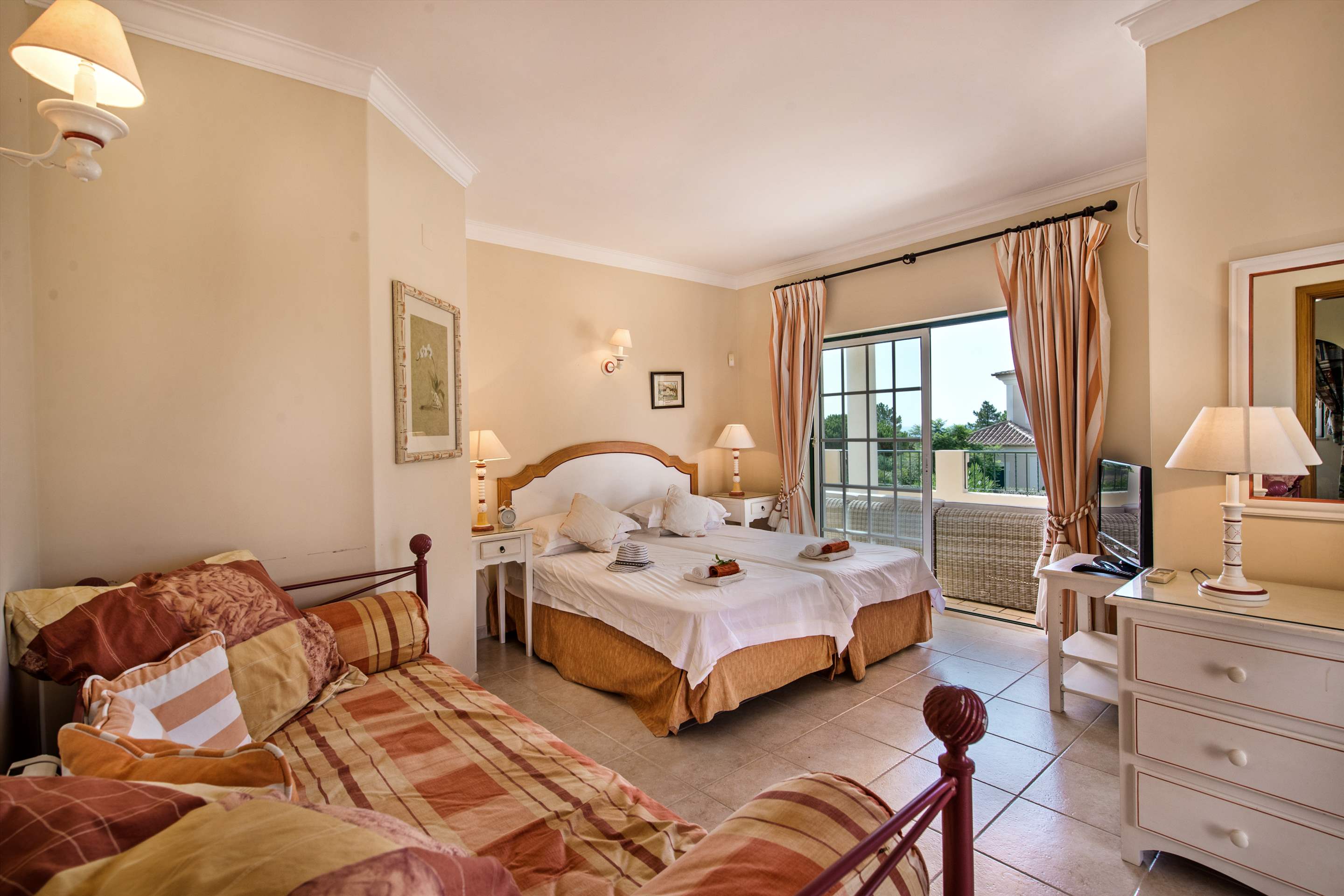 Casa da Encosta, 4 bedroom villa in Vale do Lobo, Algarve Photo #16