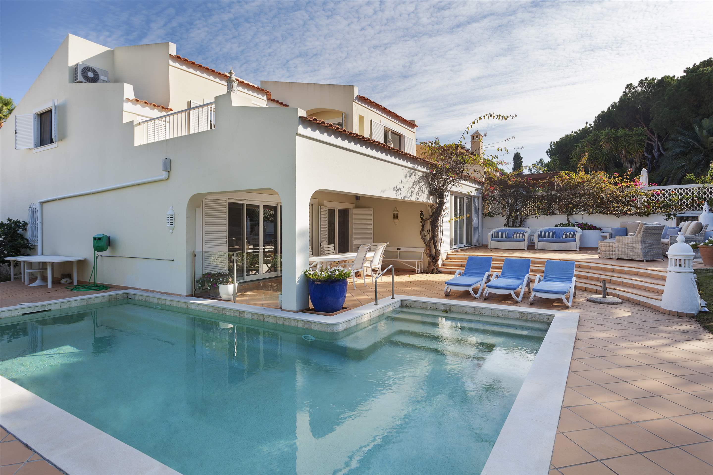 Villa Cascata, 3 Bedroom Rental, 3 bedroom villa in Vale do Lobo, Algarve Photo #2