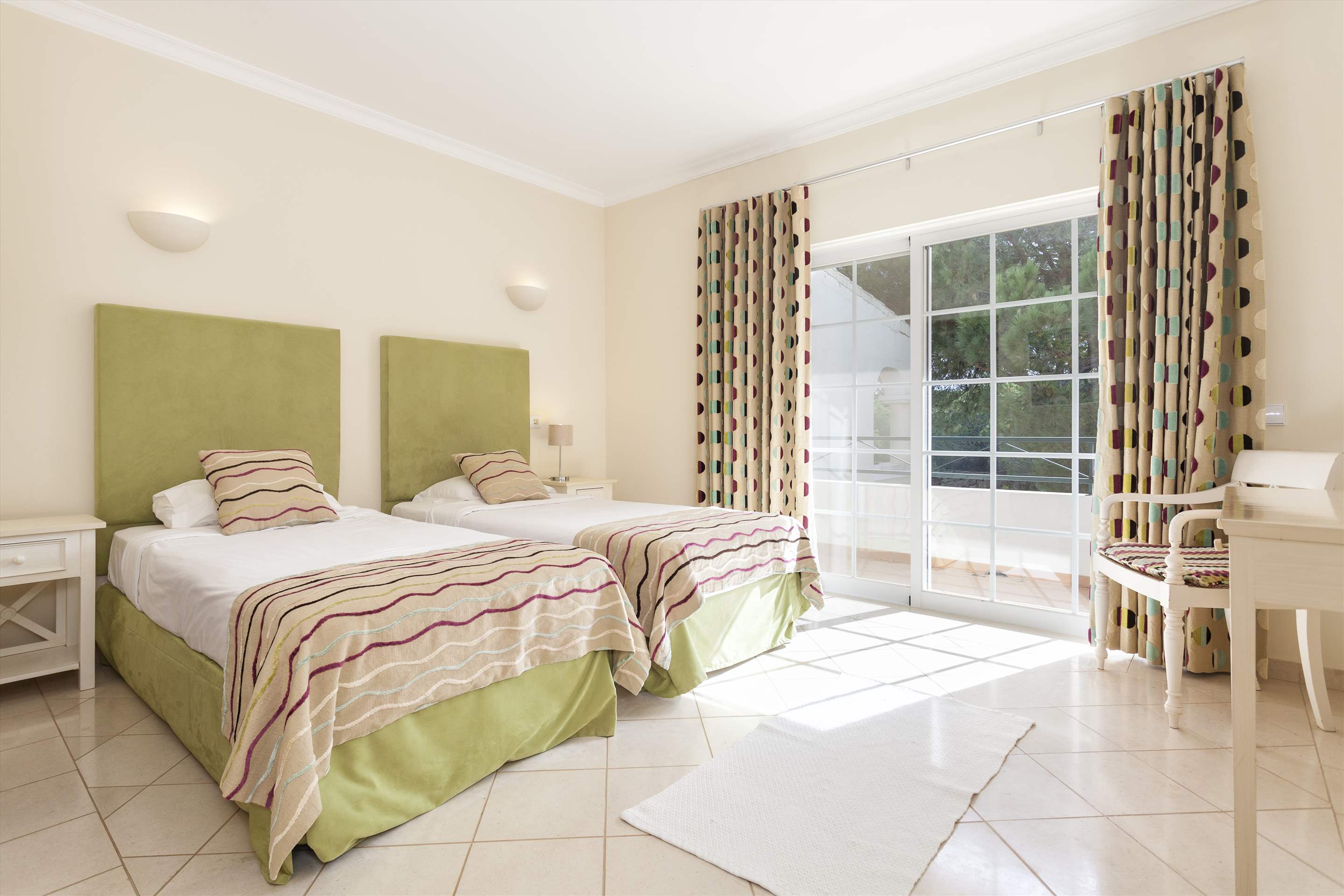 Villa Loniceria, 4 Bedroom Rental, 4 bedroom villa in Vale do Lobo, Algarve Photo #21