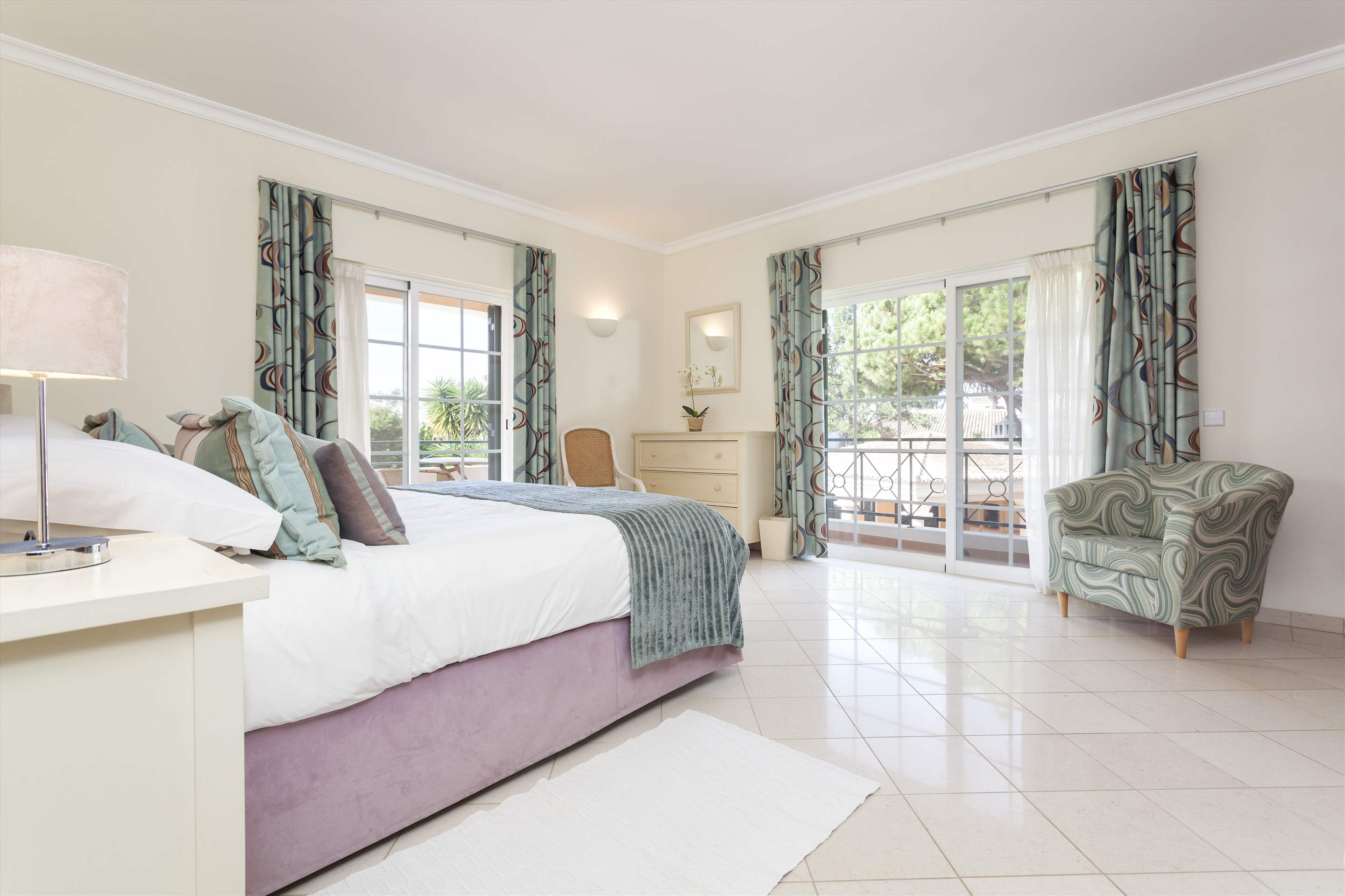 Villa Loniceria, 4 Bedroom Rental, 4 bedroom villa in Vale do Lobo, Algarve Photo #22