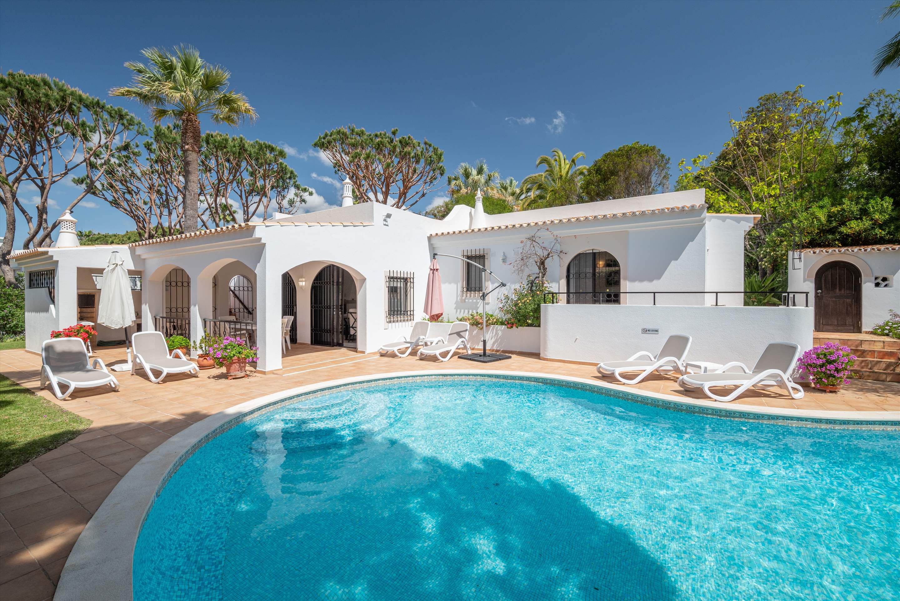 Villa Cassia, 3 bedroom villa in Dunas Douradas, Algarve Photo #19