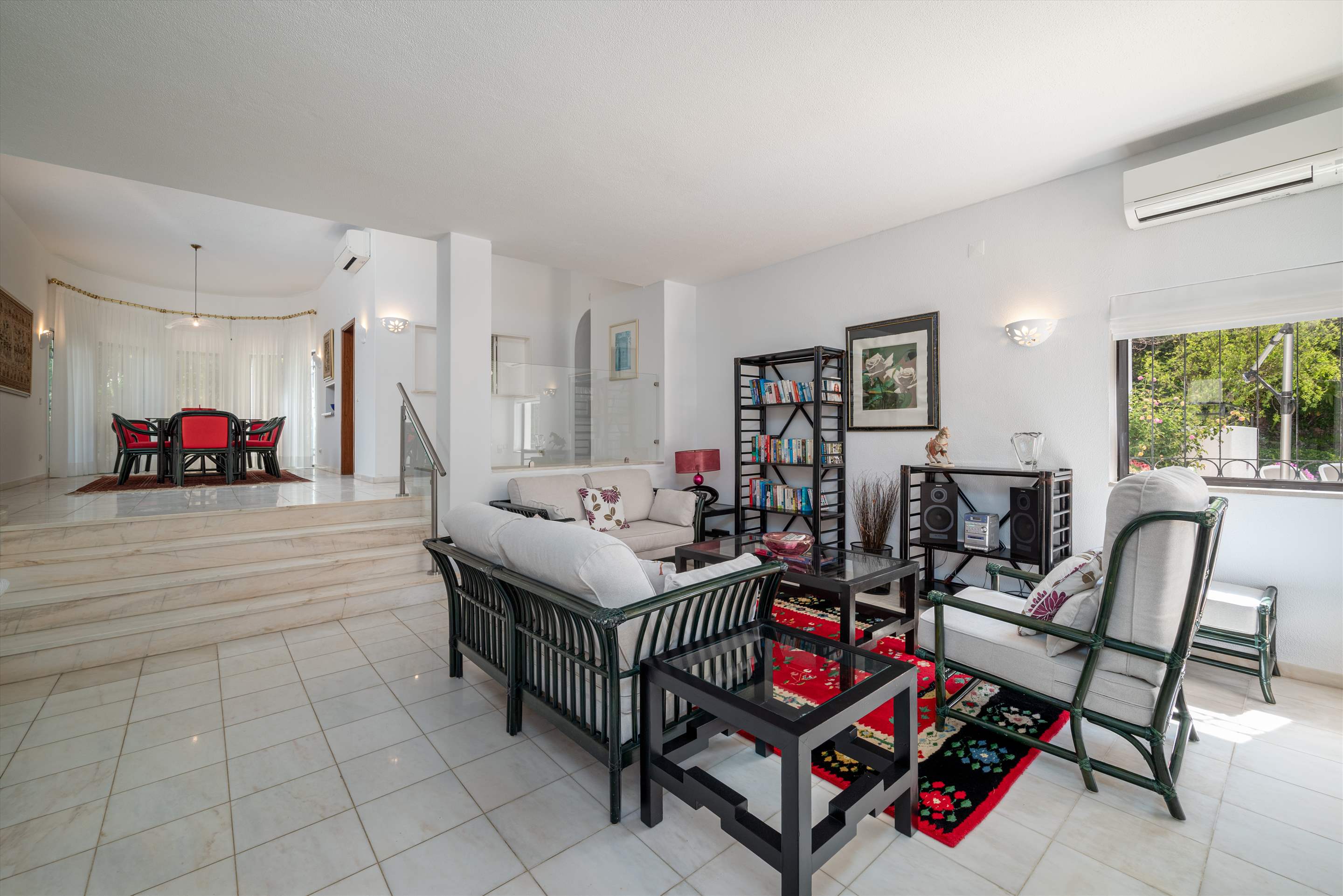 Villa Cassia, 3 bedroom villa in Dunas Douradas, Algarve Photo #5