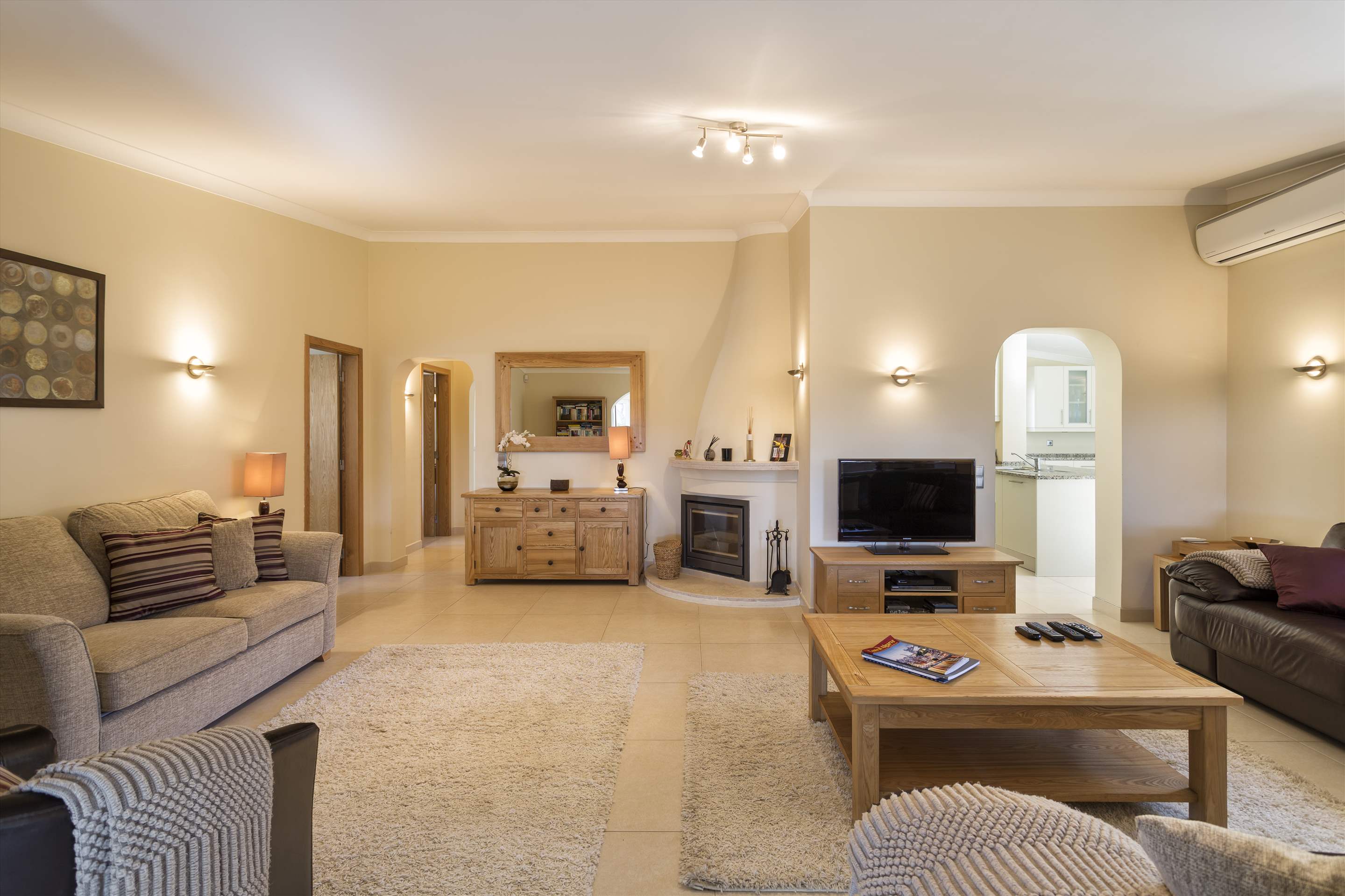 Casa Blanca, 3 Bed Rental, 3 bedroom villa in Vale do Lobo, Algarve Photo #3