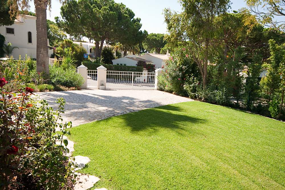 Villa Hermione, 4 bedroom villa in Dunas Douradas, Algarve Photo #20